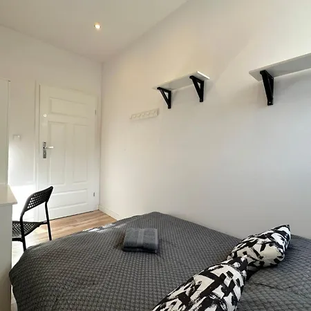 Cracov - Peaceful Retreat, 10 Minutes To Old Town & Seaside Alloggio in famiglia Danzica