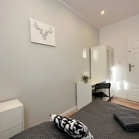Cracov - Peaceful Retreat, 10 Minutes To Old Town & Seaside