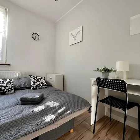 Cracov - Peaceful Retreat, 10 Minutes To Old Town & Seaside